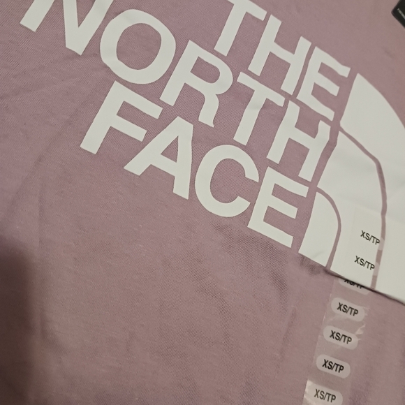 πNEWπ Women's The North Face Short Sleeve (XS) - Picture 2 of 3